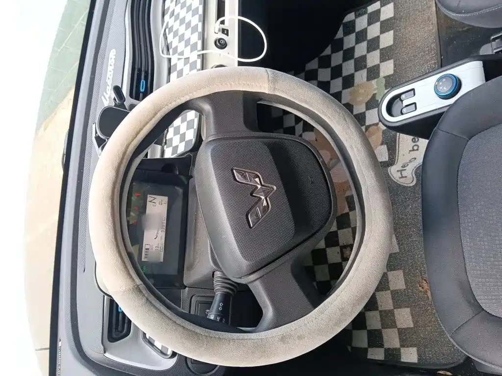 Wuling MINIEV — миниатюра 3