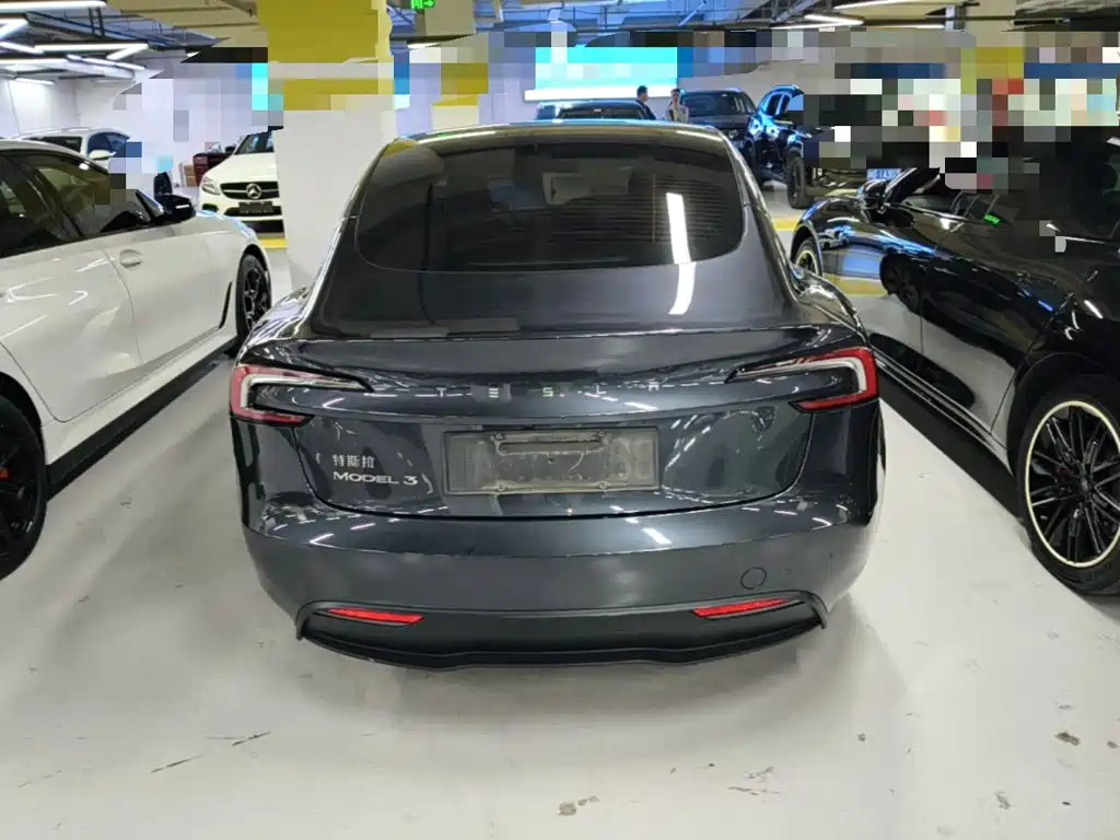 Tesla Model 3 — миниатюра 6