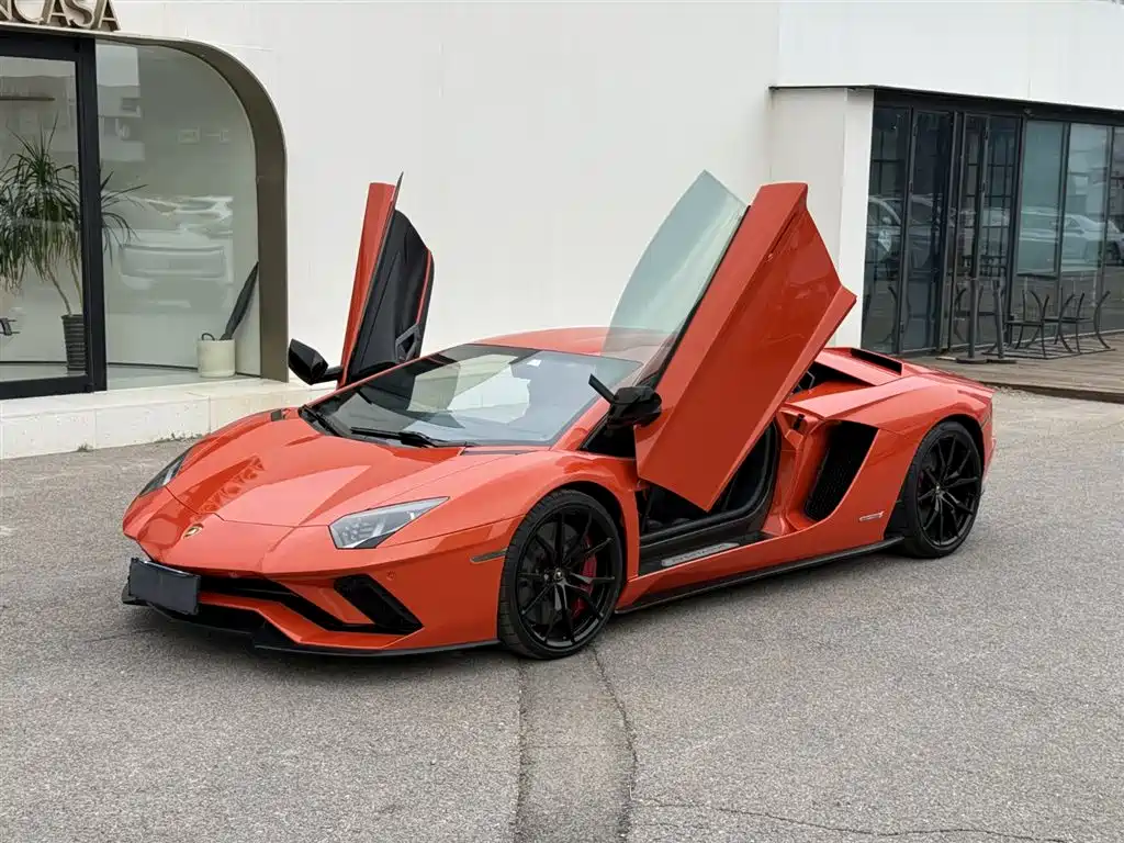 Lamborghini Aventador 2019