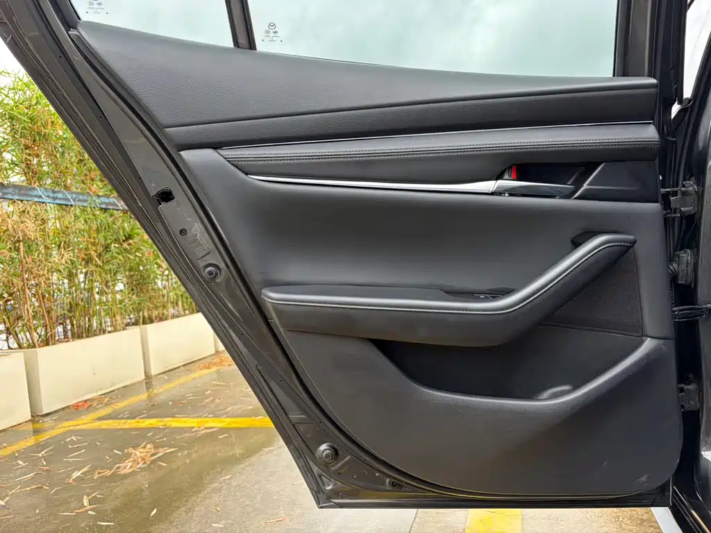 Mazda 3 Axela — миниатюра 17