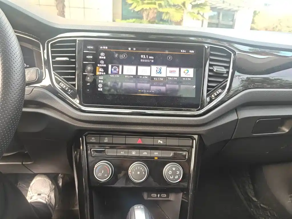 Volkswagen T-Roc — миниатюра 14