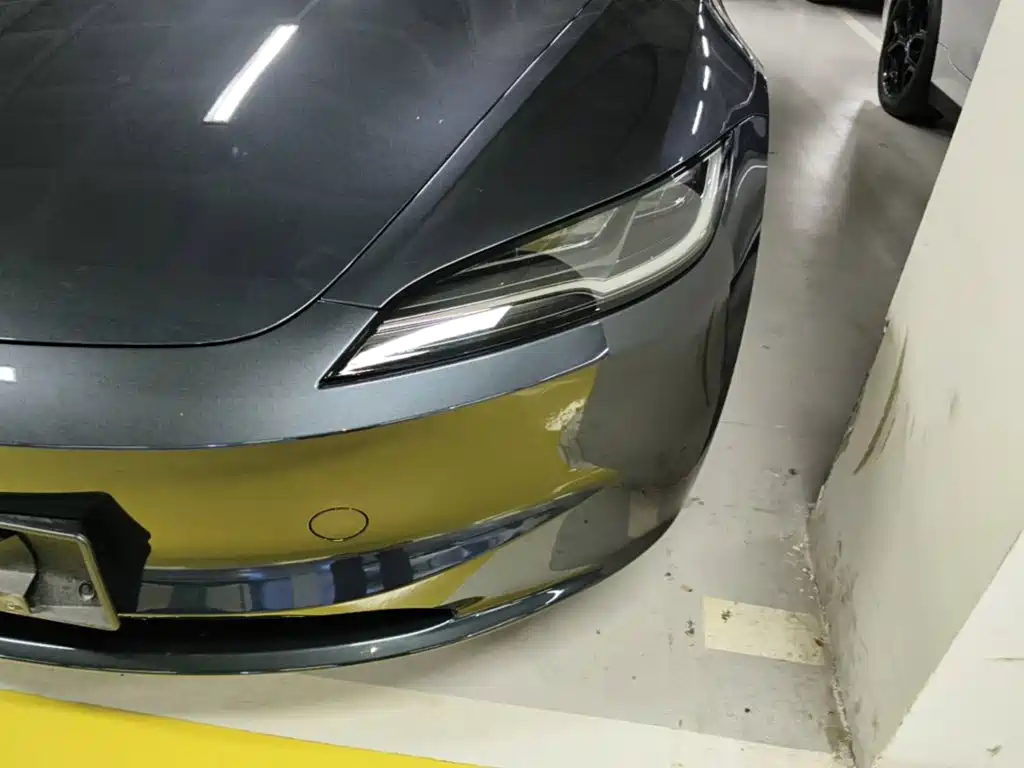 Tesla Model 3 — миниатюра 24
