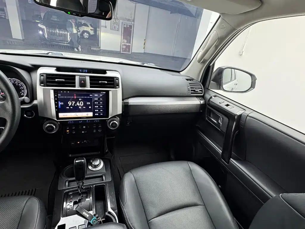 Toyota 4Runner — миниатюра 14