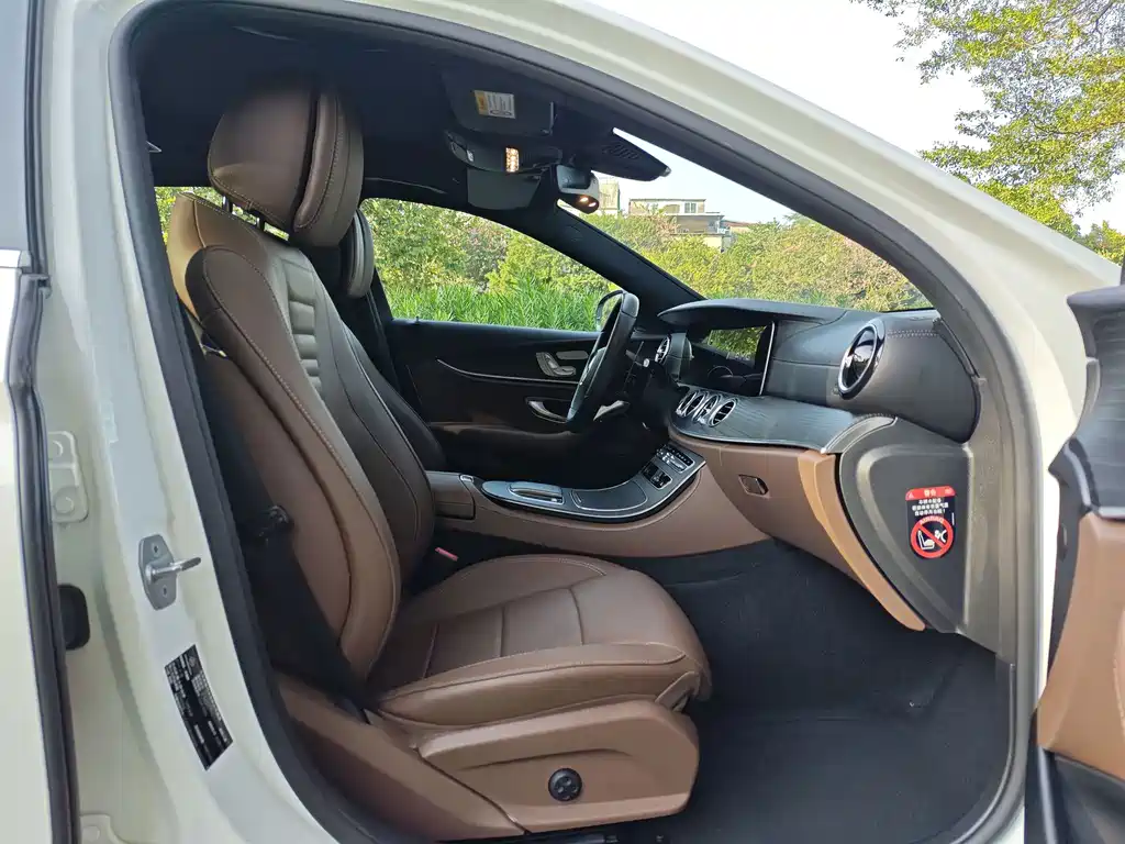 Mercedes-Benz E-Class — миниатюра 7