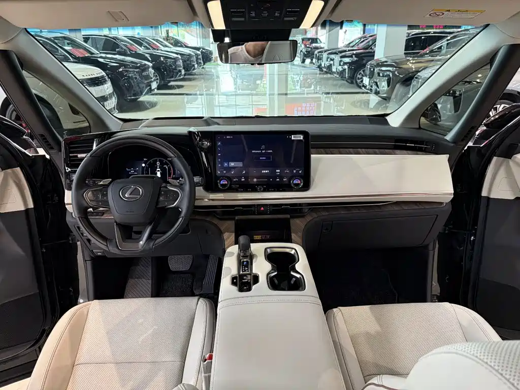 Lexus LM — миниатюра 25