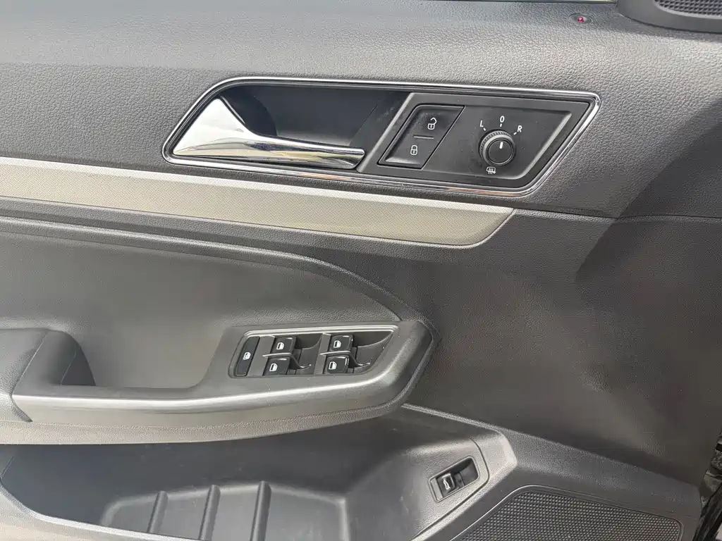 Volkswagen Lavida — миниатюра 10