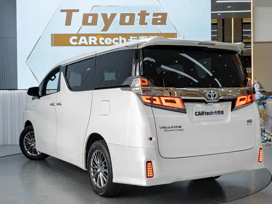 Toyota Vellfire — миниатюра 6
