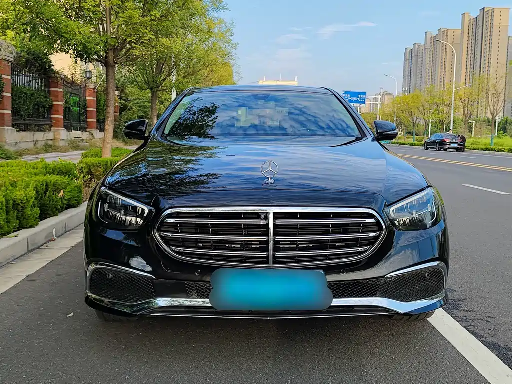 Mercedes-Benz E-Class — миниатюра 17