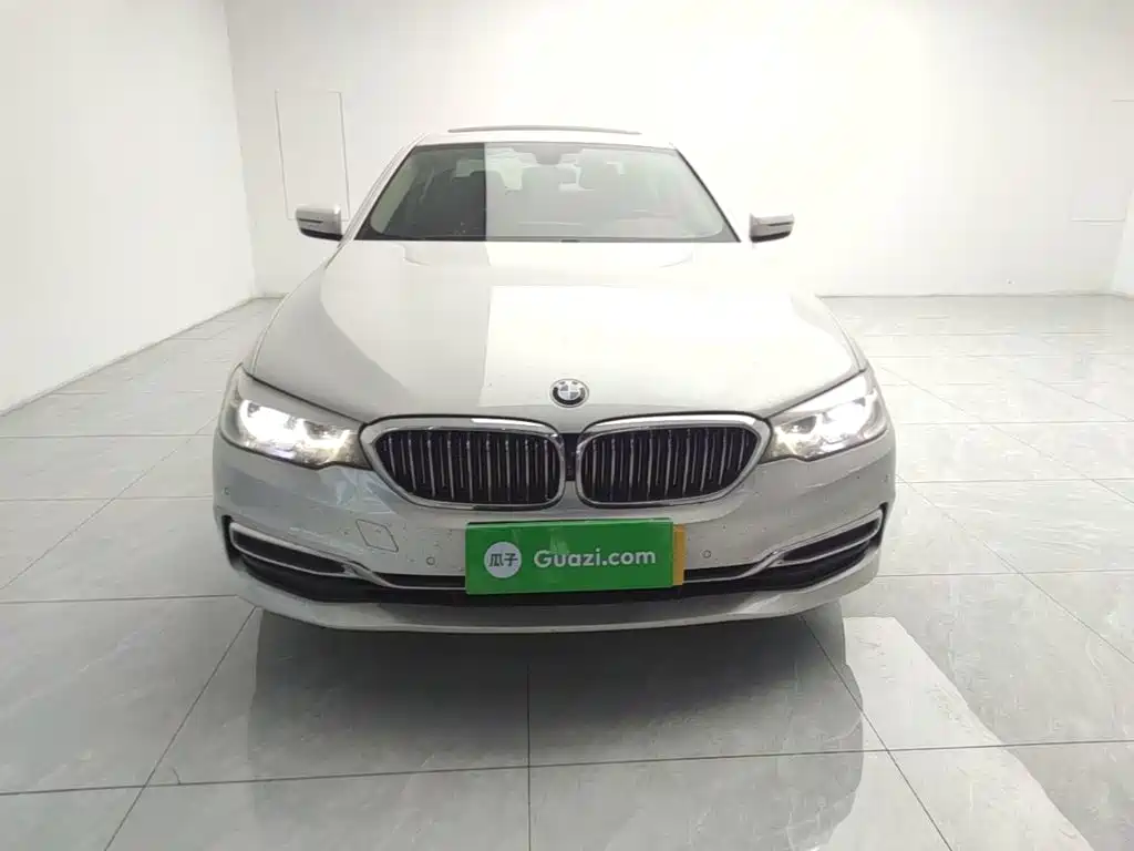 BMW 5 Series — миниатюра 3