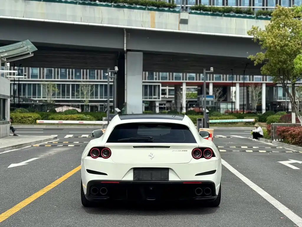 Ferrari GTC4Lusso 2016 6.3L V12