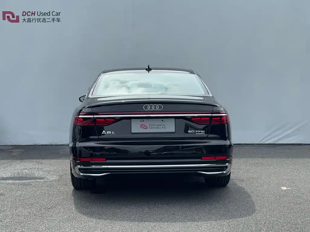 AUDI A8