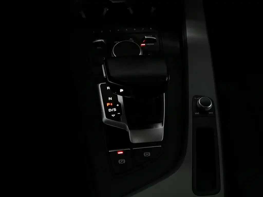Audi A4L — миниатюра 13
