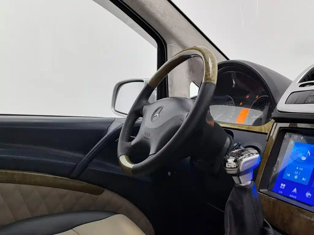 Mercedes-Benz Vito — миниатюра 24