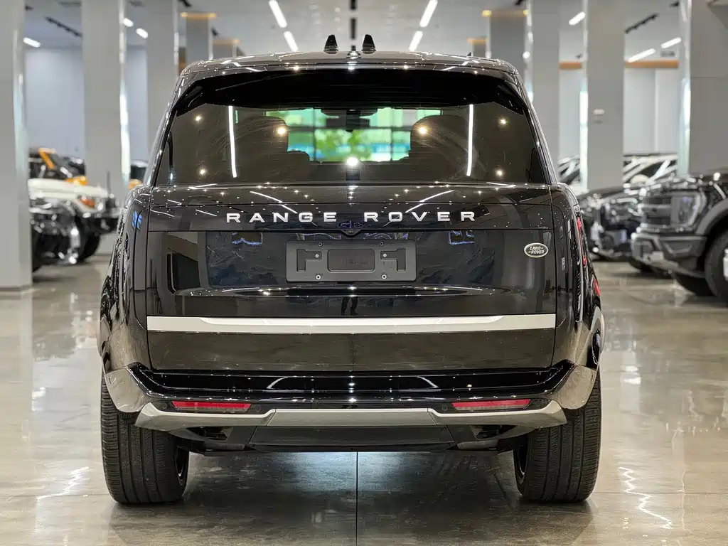 Land Rover Range Rover 2024 3.0 L6 400PS Long Wheelbase