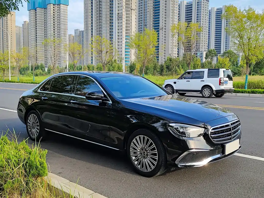 Mercedes-Benz E-Class — миниатюра 17