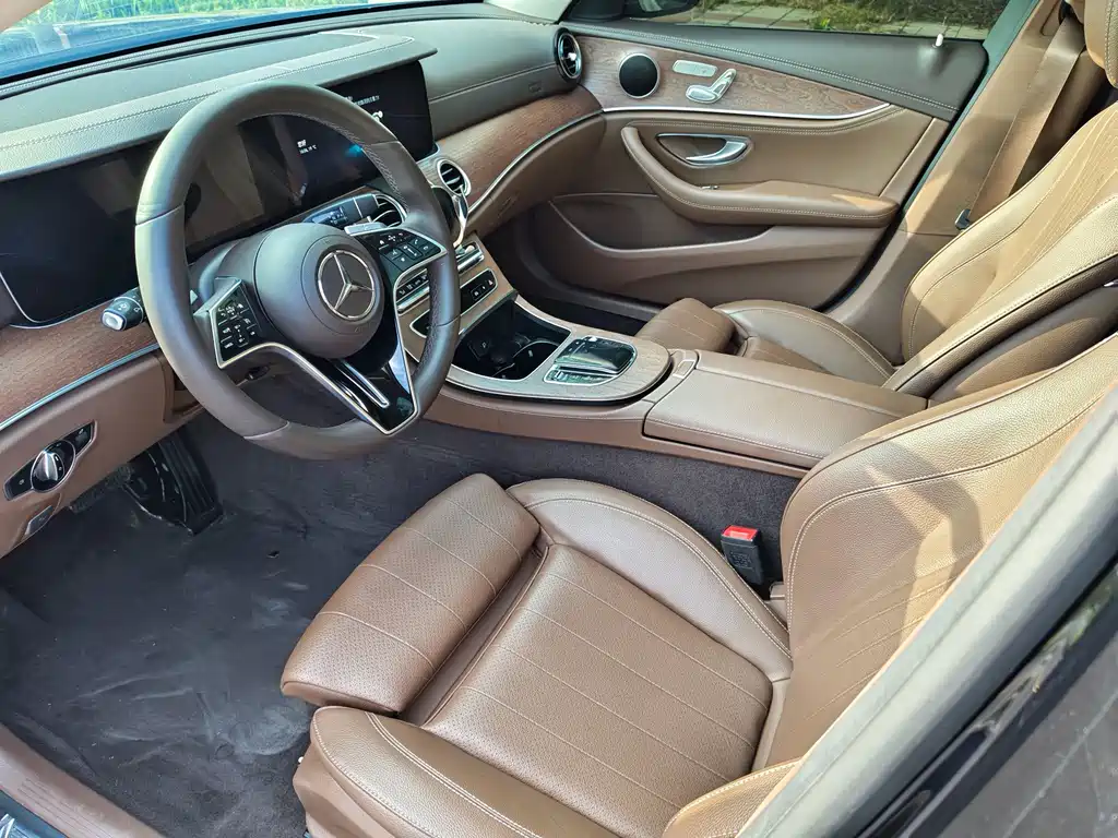 Mercedes-Benz E-Class — миниатюра 24