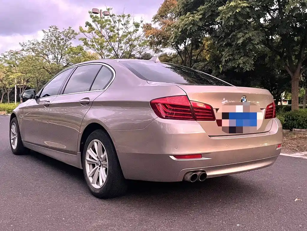 BMW 5 Series — миниатюра 4