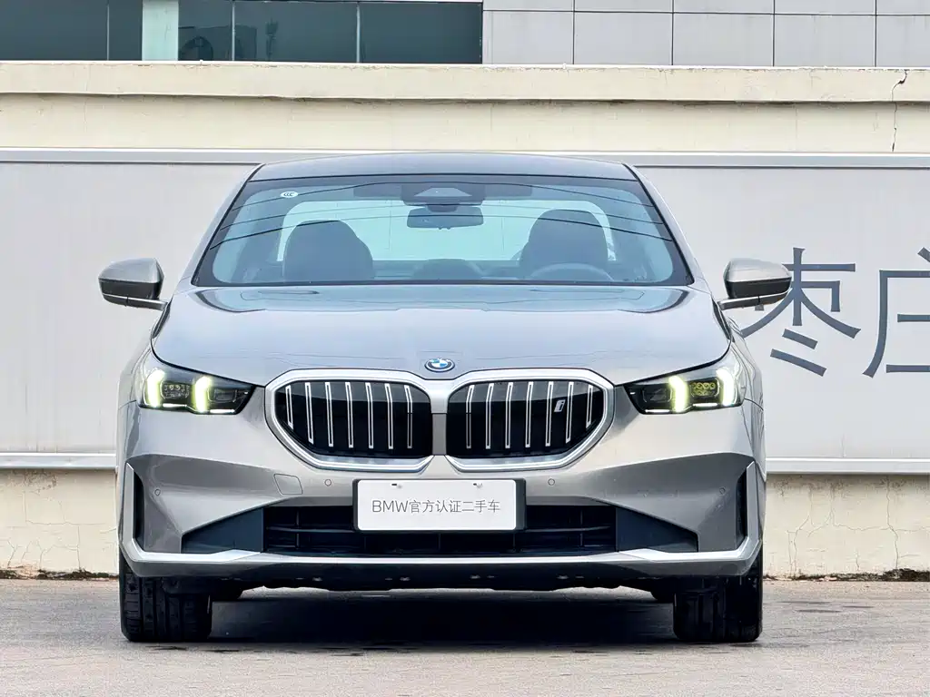 BMW I5