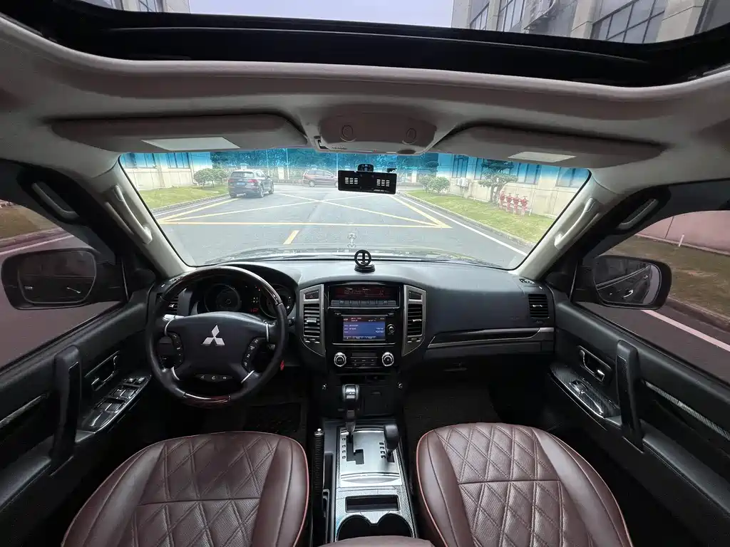 Mitsubishi Pajero (Import) 3.0L Auto Luxury Edition, фото 14