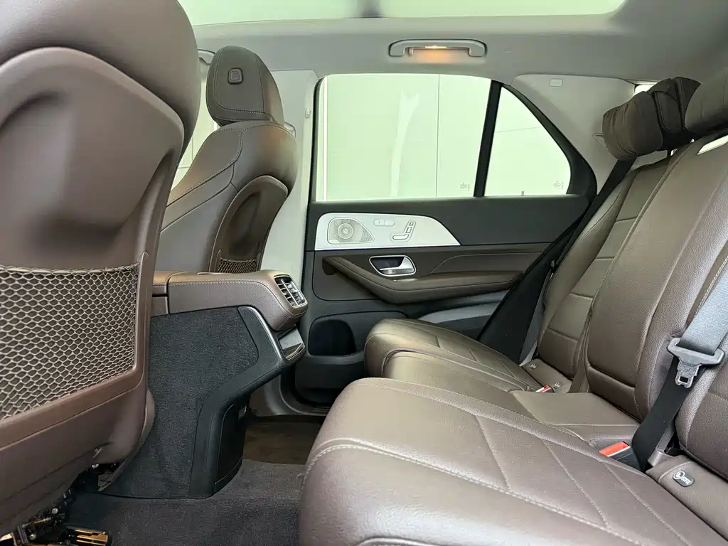 Mercedes-Benz GLE (Import) — миниатюра 10