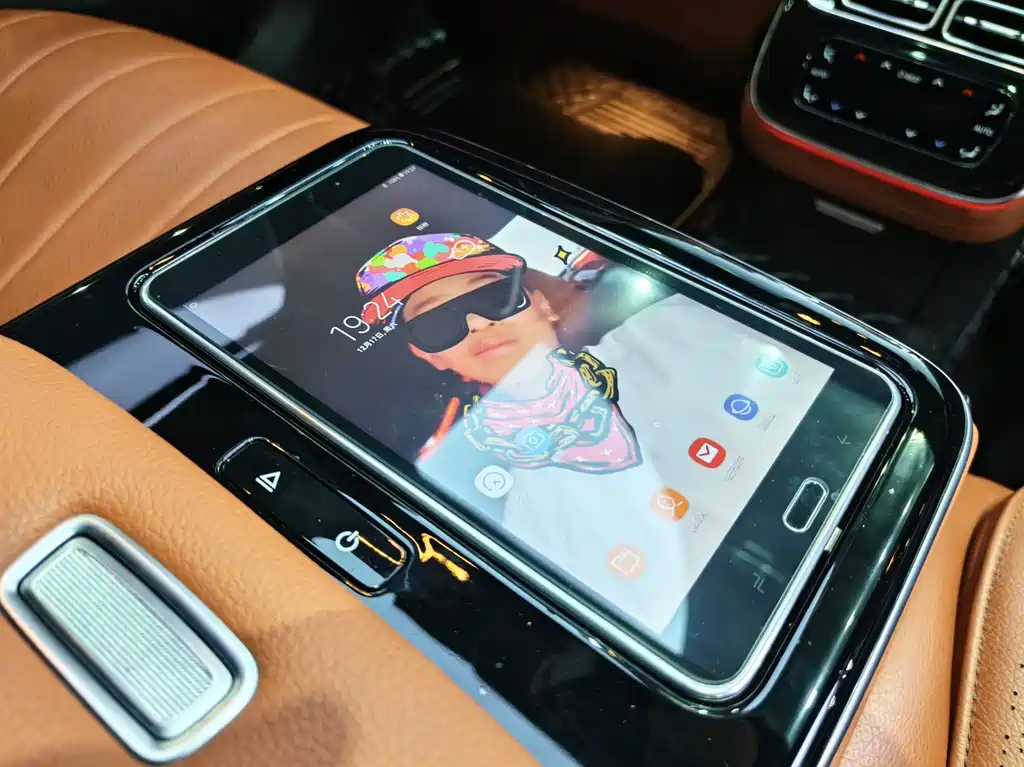 Mercedes-Benz S-Class — миниатюра 10