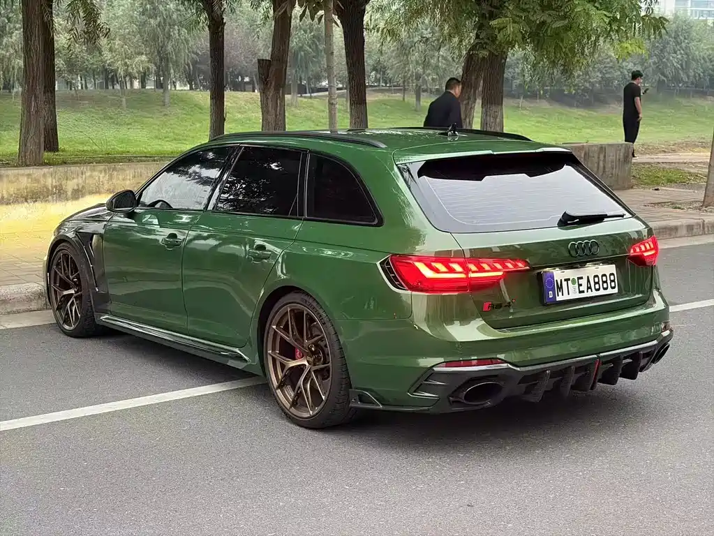 Audi RS 4 — миниатюра 9
