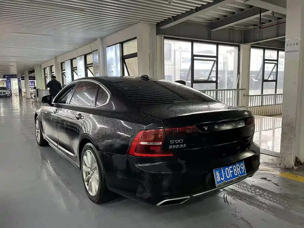 Volvo S90 — миниатюра 7