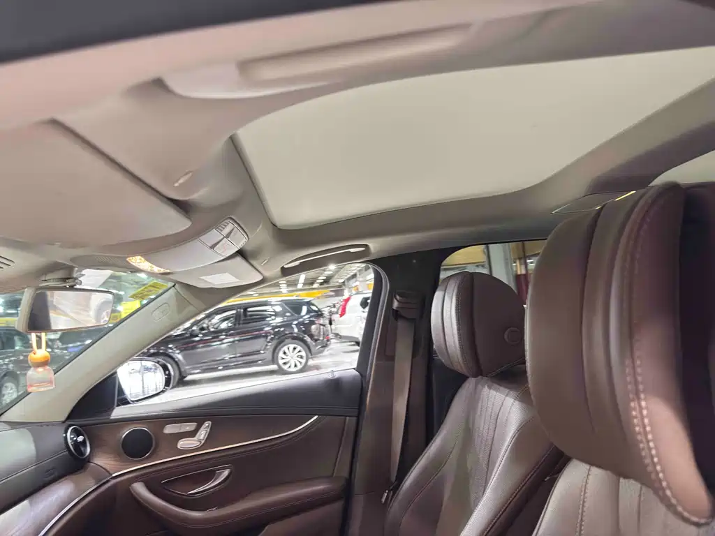Mercedes-Benz E-Class — миниатюра 17