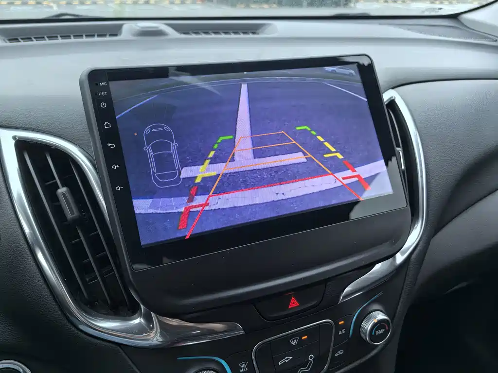 Chevrolet Equinox — миниатюра 8