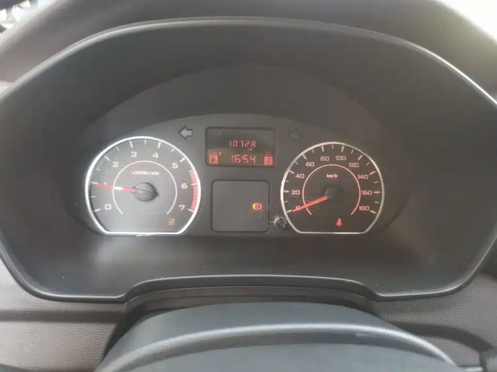 Wuling Hongguang V — миниатюра 12