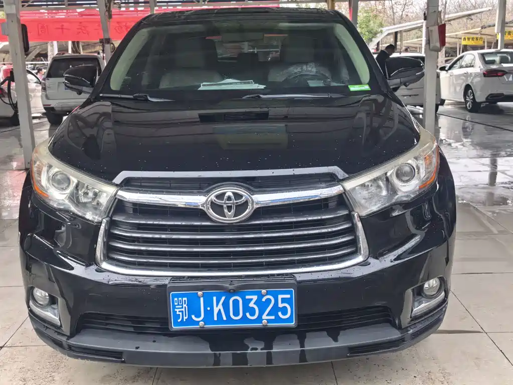 TOYOTA HIGHLANDER