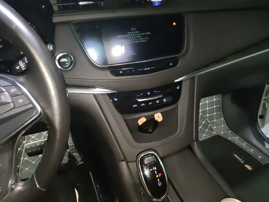 Cadillac XT5 — миниатюра 9
