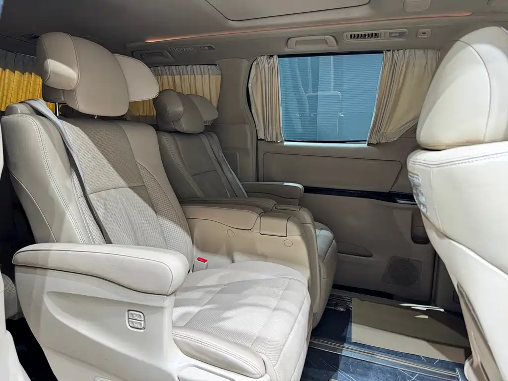 Toyota Alphard 2012 3.5L Luxury