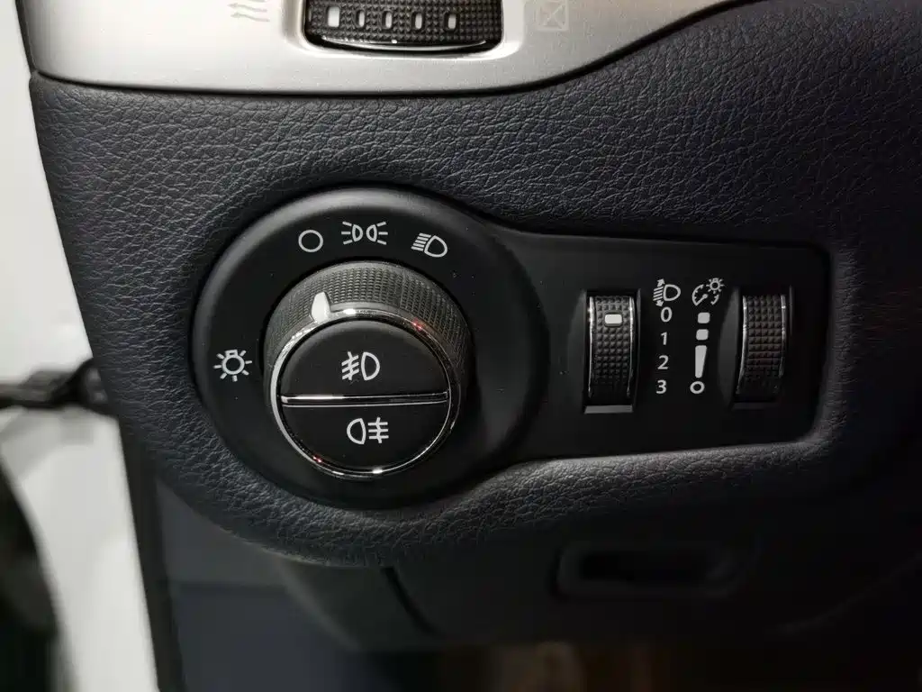 Jeep Cherokee — миниатюра 21