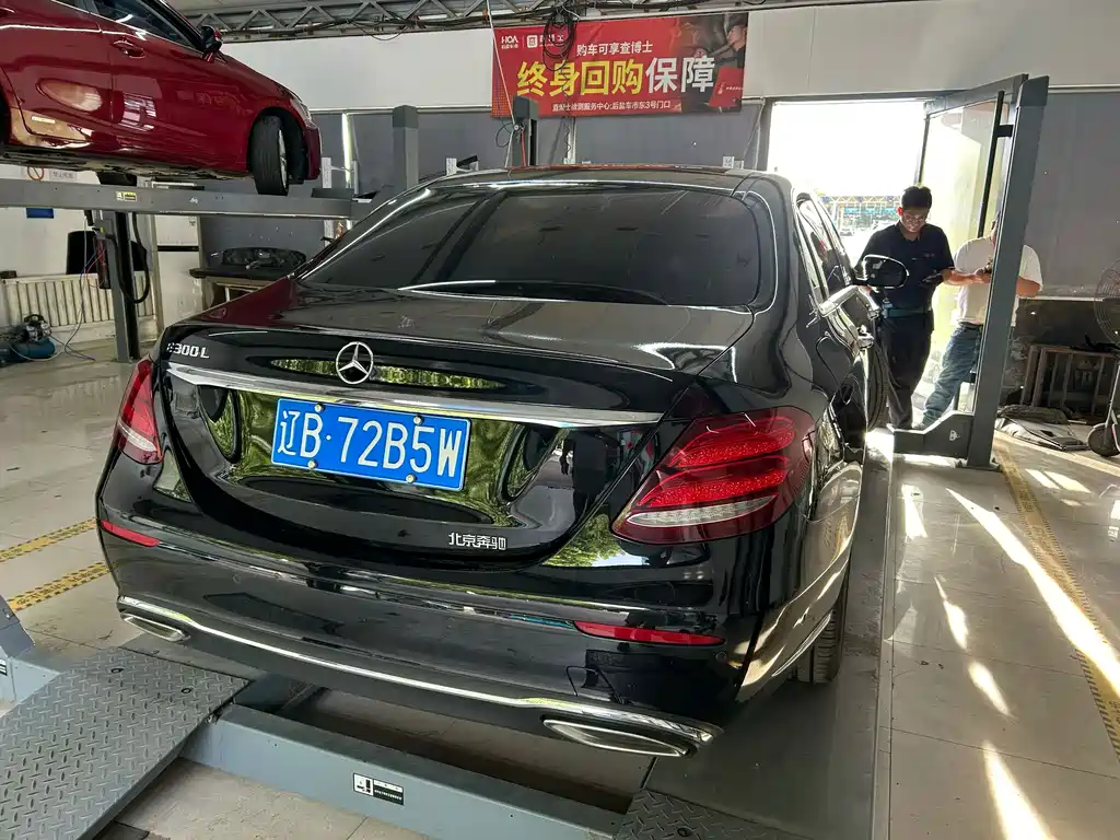 Mercedes-Benz E-Class — миниатюра 6