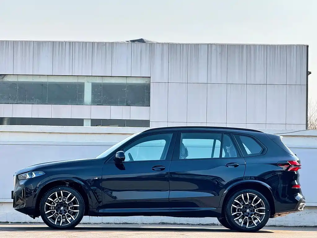 BMW X5 2025 xDrive 40Li M Sport