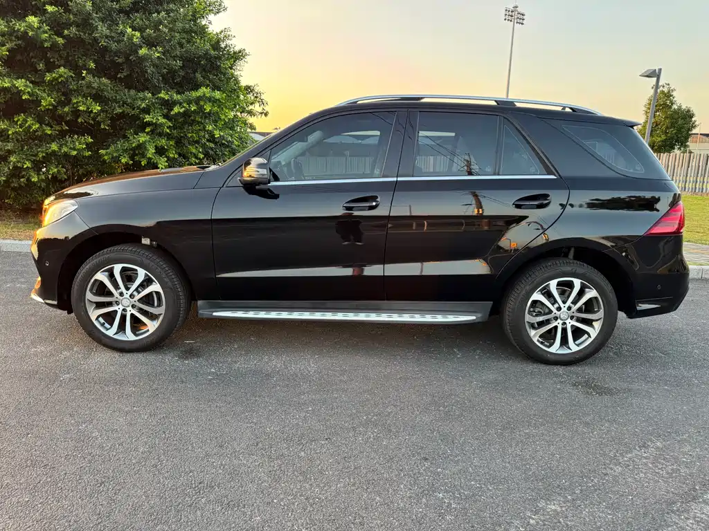 Mercedes-Benz GLE (Import) — миниатюра 3
