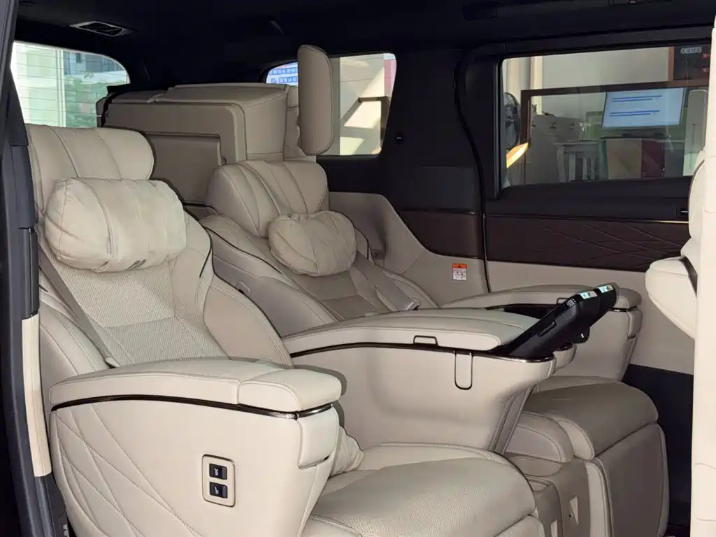 Toyota Alphard — фотографии объявления, Фото 29