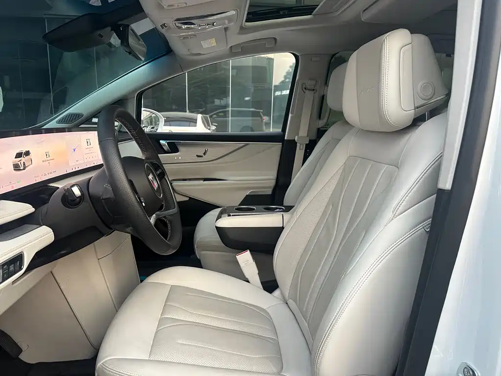 Buick GL8 2024 Premium 7 мест