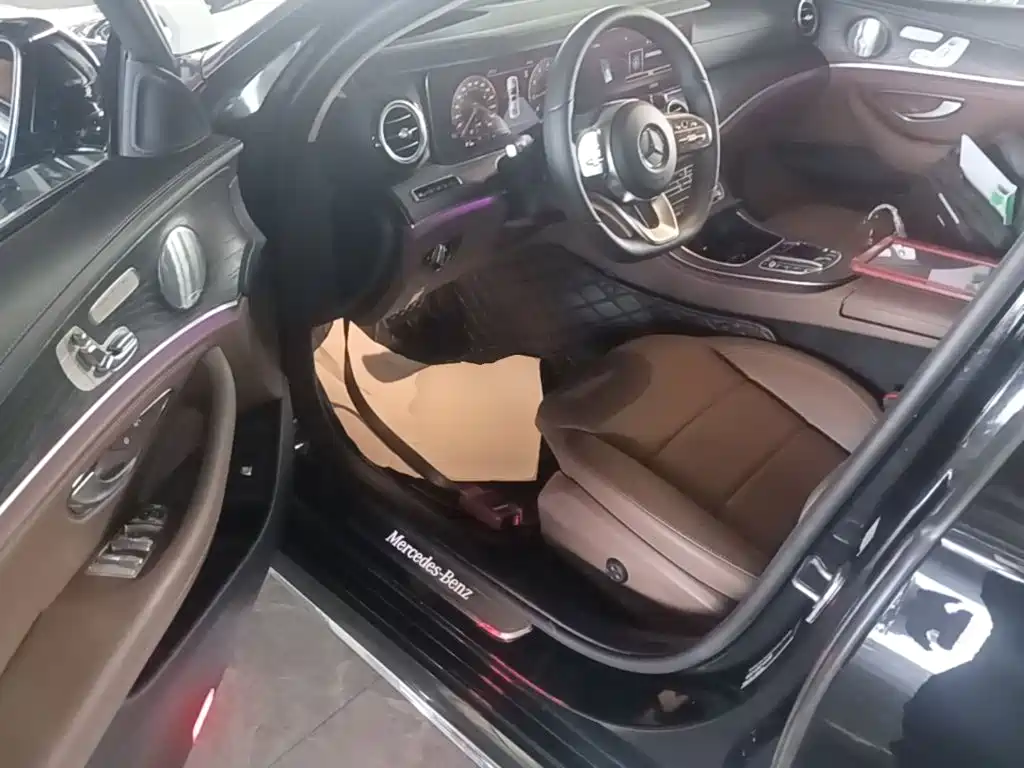 Mercedes-Benz E-Class — миниатюра 16