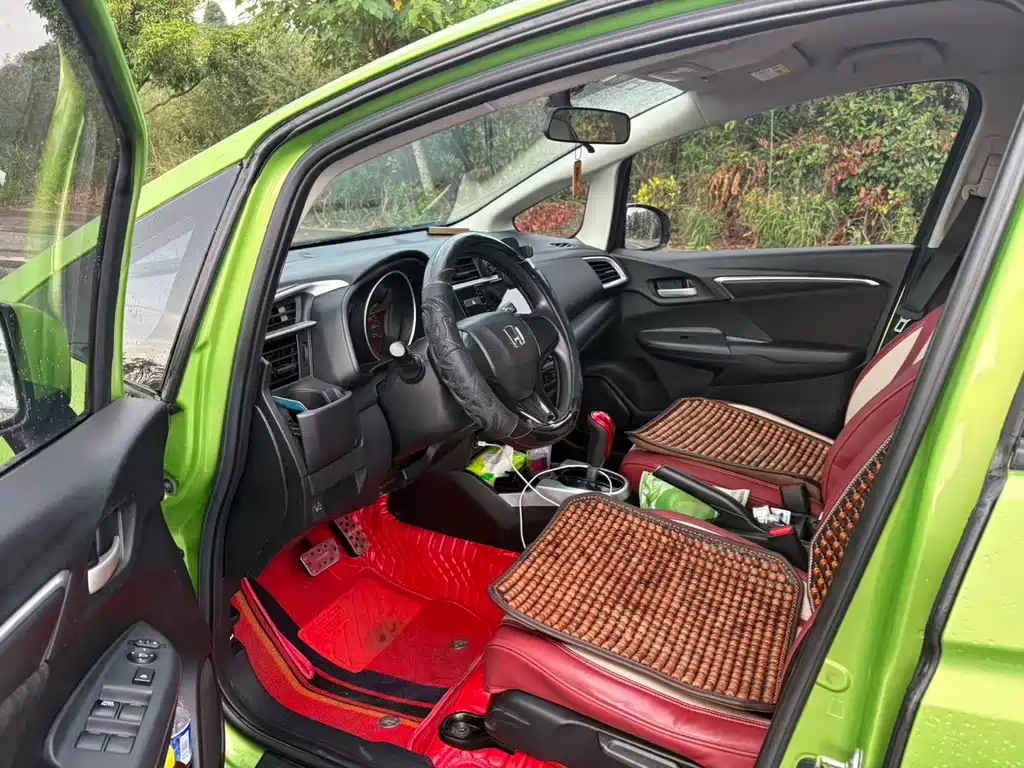 Honda Fit — миниатюра 7