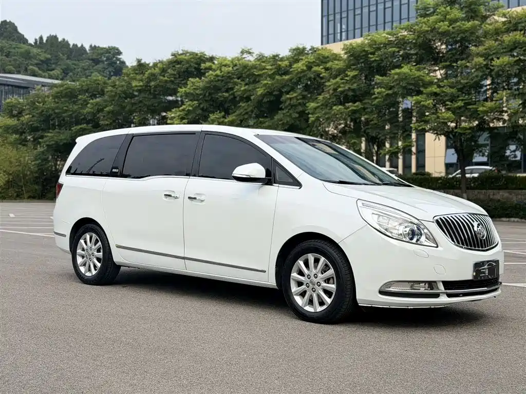 Buick GL8 2013 3.0L XT Luxury Flagship