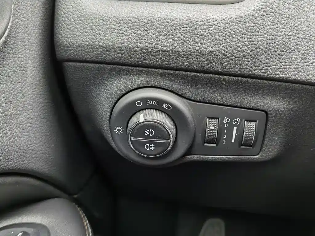 Jeep Compass — миниатюра 21
