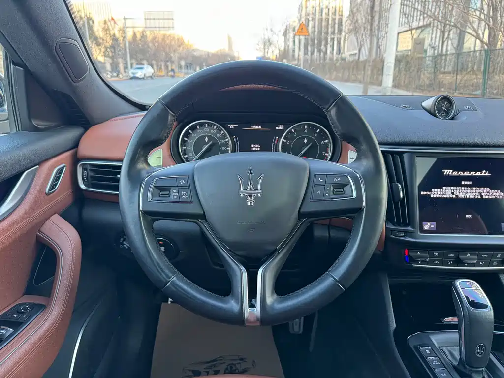 MASERATI LEVANTE