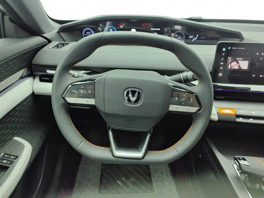 Changan UNI-V iDD — миниатюра 15