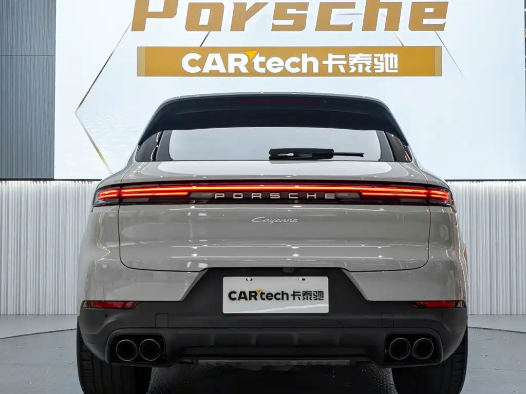 Porsche Cayenne — миниатюра 7