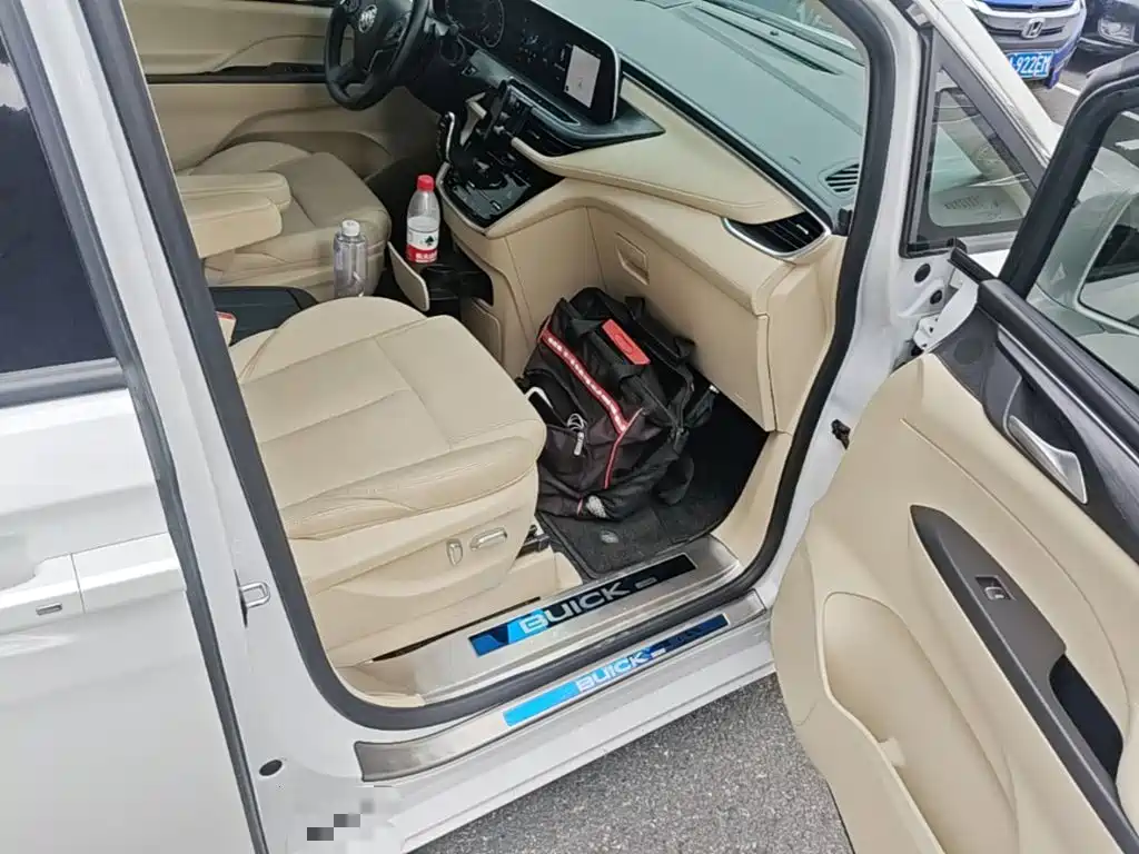 Buick GL8 — миниатюра 9