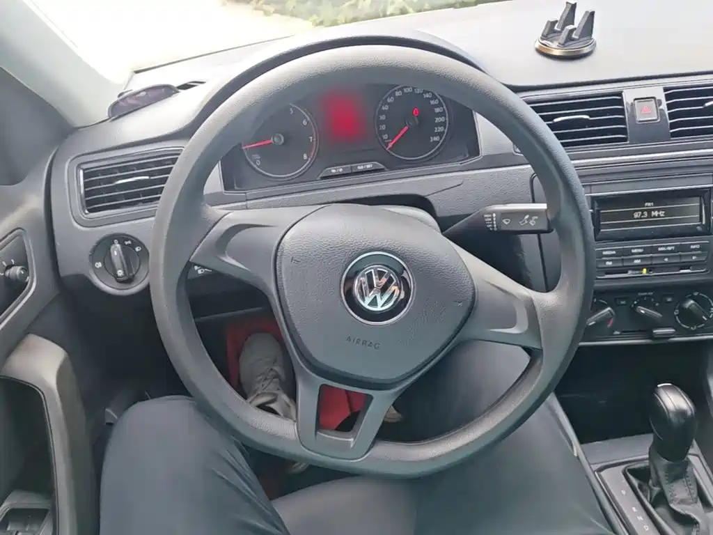 Volkswagen Santana — миниатюра 11