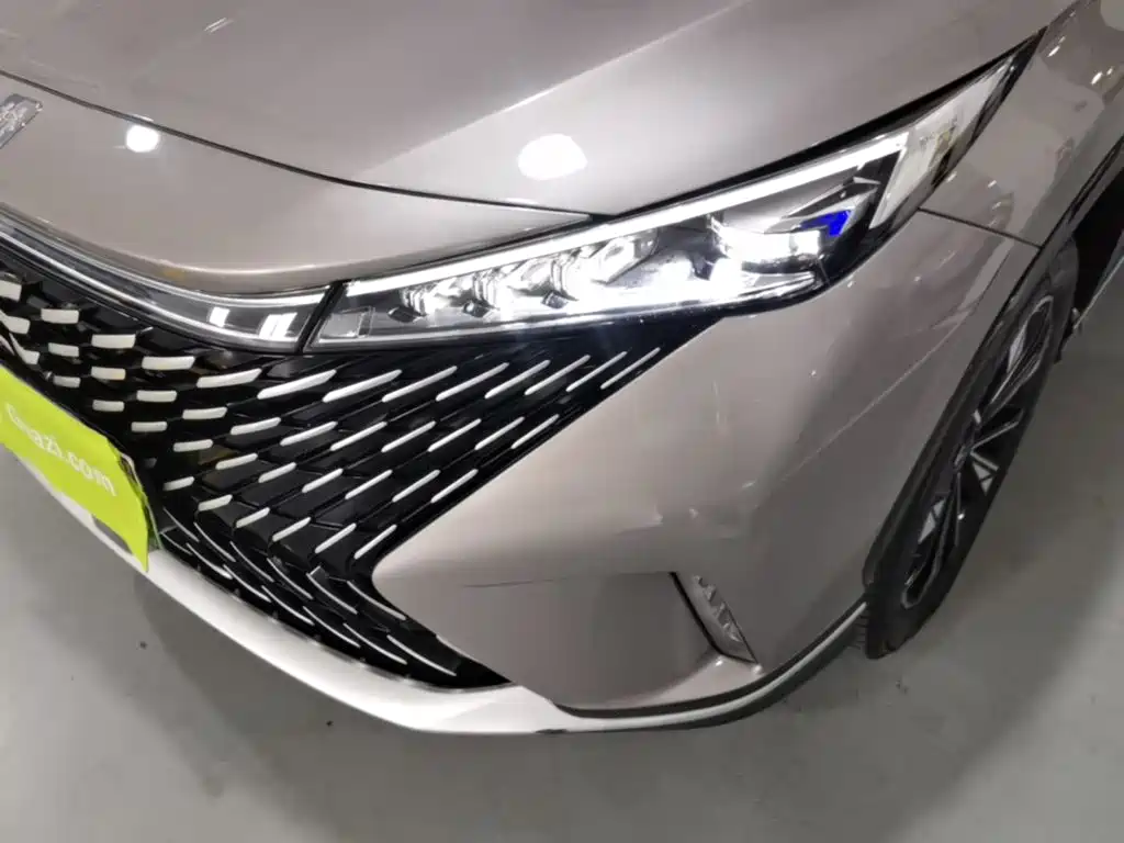 Roewe RX5 New Energy — миниатюра 24