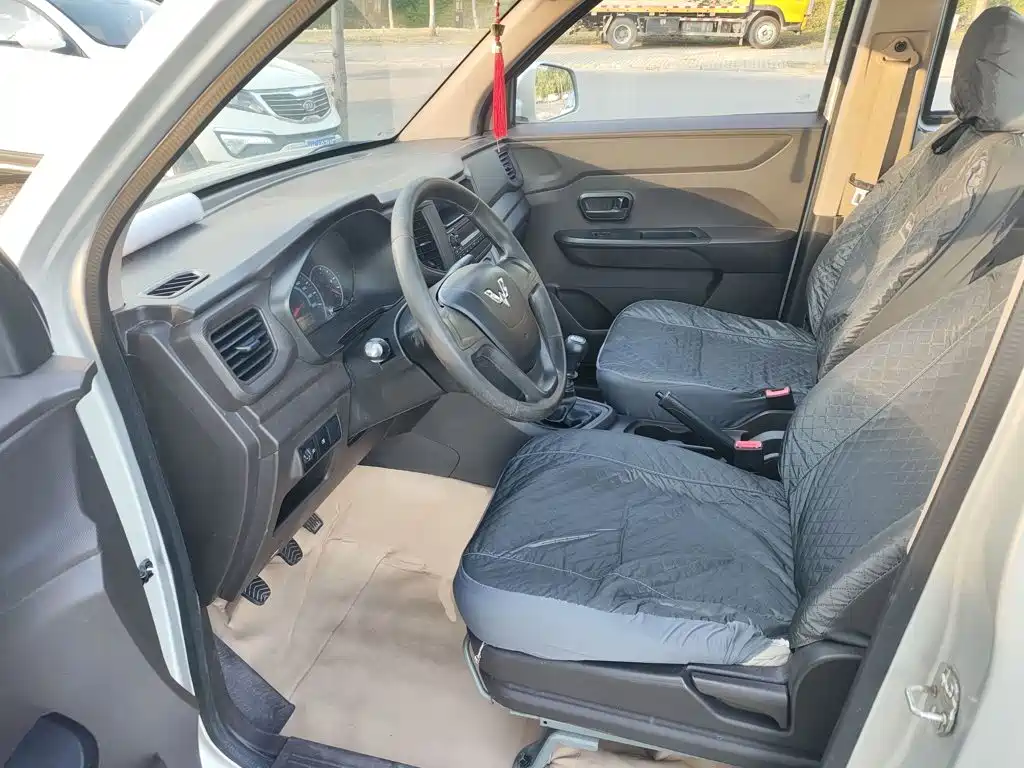Wuling Hongguang V — миниатюра 15